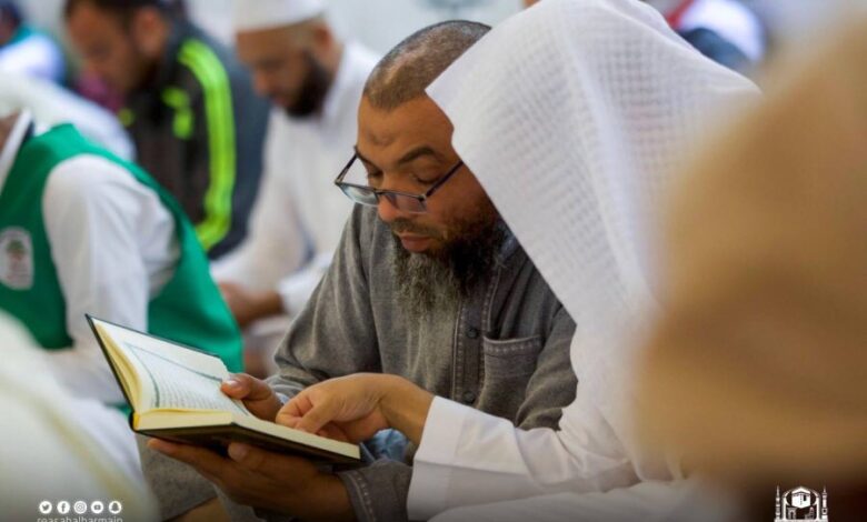 الحلقات القرآنية بالمسجد الحرام تقدم خدماتها لأكثر من 3500 مستفيد 1 0 1587