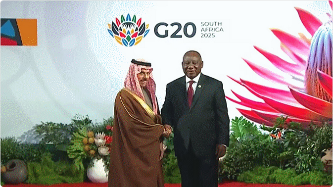 فيصل بن فرحان يصل إلى مقر قمة قادة مجموعة العشرين في جوهانسبرغ لترؤس وفد المملكة 1 0 275