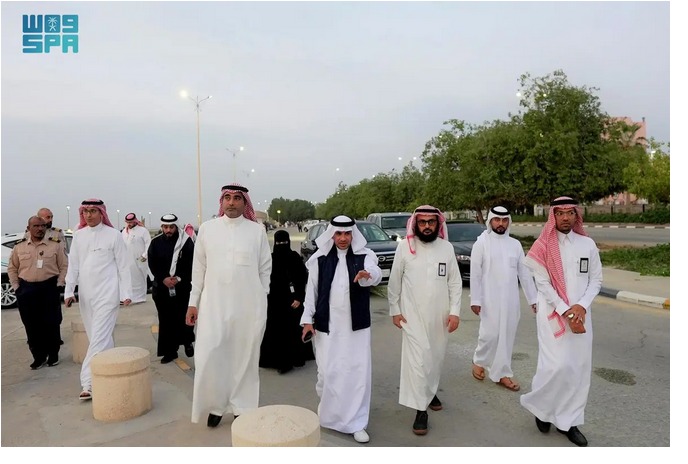 جولة تفقدية لوكيل “الشؤون البلدية” على حاضنات ومنافذ الباعة الجائلين بالدمام 1 1 2193