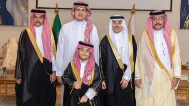 الدكتور عبدالله بن محمد آل سحاب واللواء علي بن مرعي آل محشي القرني يحتفلان بزفاف المهندس محمد 2 1 261