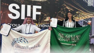 طلاب المنهل يحصدون الذهبية والفضية في معرض سيؤول الدولي للاختراعات 2025 10 1 303