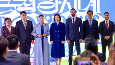 مجموعة أبوظبي للثقافة والفنون تنظّم معرض «روافد ورؤى» الذي يضم أعمال 47 فنانا من الإمارات في العاصمة الكورية 7 1 313