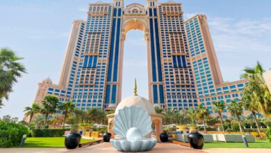 فندق ريكسوس مارينا أبوظبي يعرض منحوتةً فنية للفنان العالمي لورينزو كوين 2 1 314