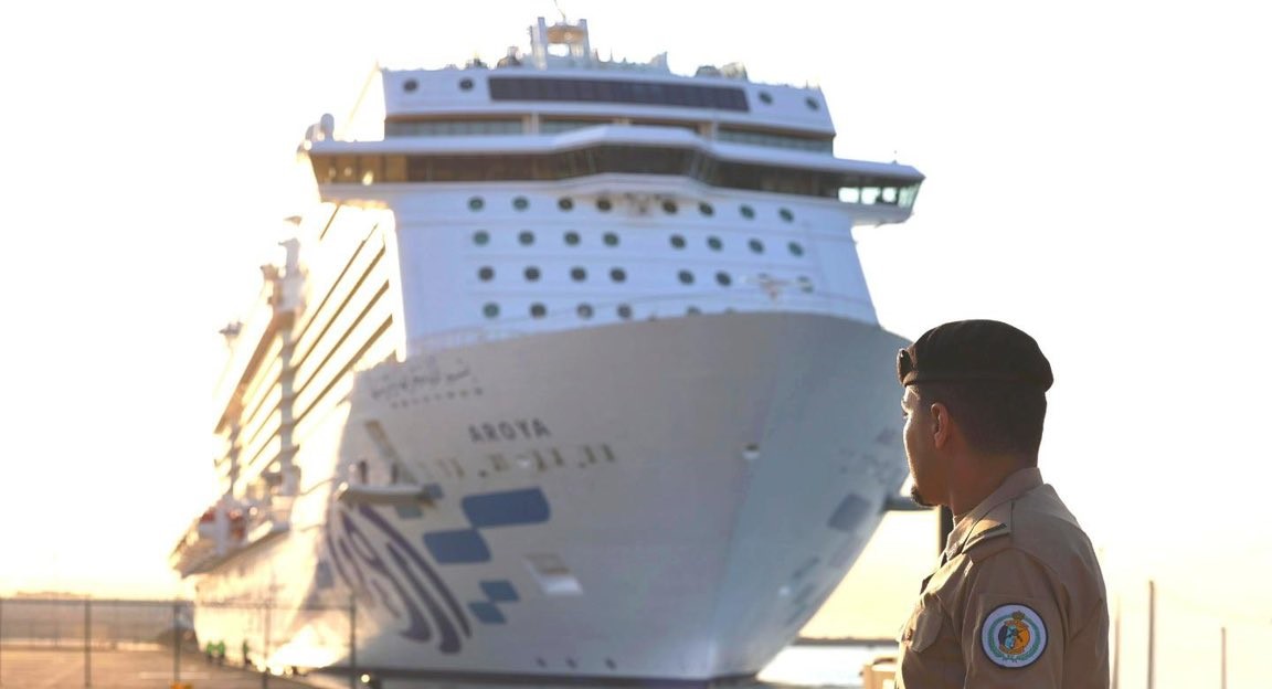 ترحيب سياحي: حرس الحدود يستقبل أولى رحلات سفينة الكروز "أرويا" في ميناء ينبع التجاري 1 1 3946