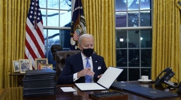 1 651