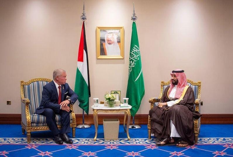 ولي العهد وملك الأردن يبحثان تطورات الأوضاع على الساحتين العربية والإسلامية 
