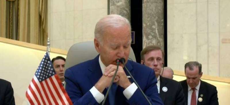 3 877