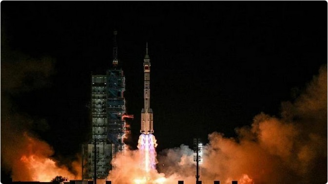 بسبب "الاشتباه في حطام فضائي": الصين تؤجل عودة المركبة المأهولة "شنتشو-20" لضمان سلامة رواد الفضاء 1 4444 71