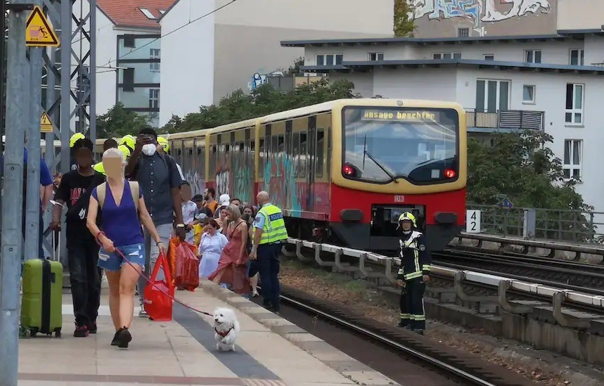 5 111