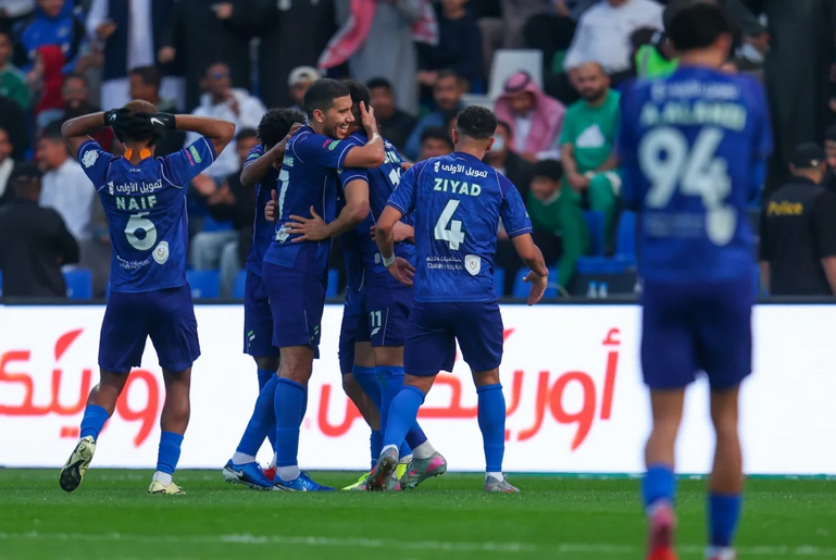 ريمونتادا "فارغاس" تمنح الفتح انتصاراً ثميناً وتُعطل قطار الأهلي في دوري روشن 1 88 2 14