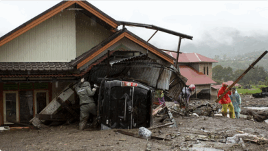 ارتفاع حصيلة ضحايا الفيضانات والانهيارات الأرضية في إندونيسيا إلى أكثر من 500 شخص 7 999 2 19