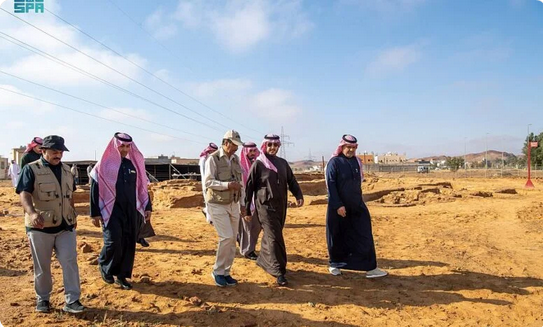 Screenshot 2023 03 13 at 10 07 43 أمير منطقة الجوف يطلع على سير العمل في مشروع الطوير الأثري ويلتقى بفريق البحث والتنقيب صحيفة المناطق السعودية