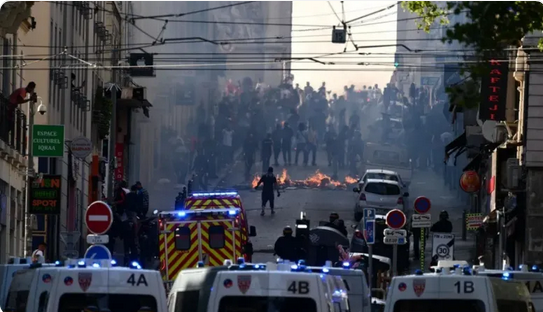 Screenshot 2023 07 03 at 15 04 55 الداخلية الفرنسية تعلن توقيف 157 شخصاً على خلفية الشغب صحيفة المناطق السعودية