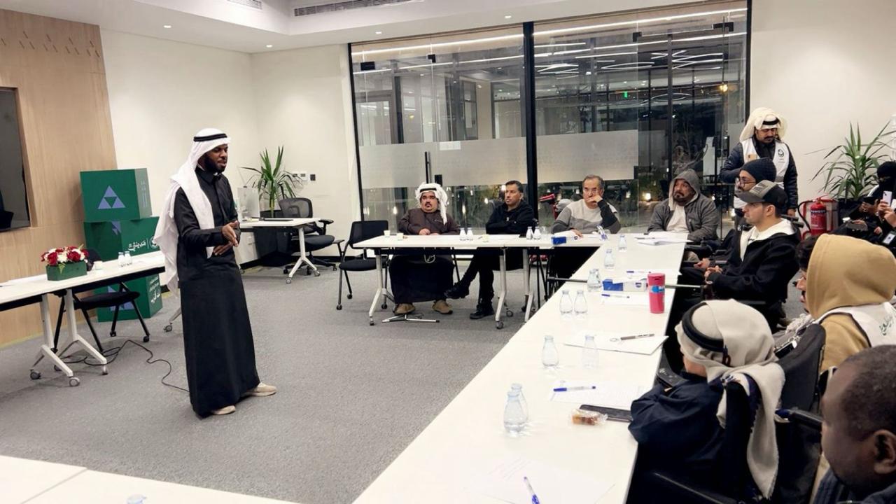 أمانة الرياض تبحث "أنسنة الطرق" وتهيئة النقل العام لذوي الإعاقة وفق رؤية 2030 1 WhatsApp Image 2025 12 25 at 11.38.39 AM