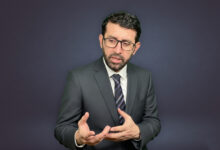 رائد عبد العزيز رمضان كيف تتحول المعرفة إلى استراتيجية وابتكار مؤسسي