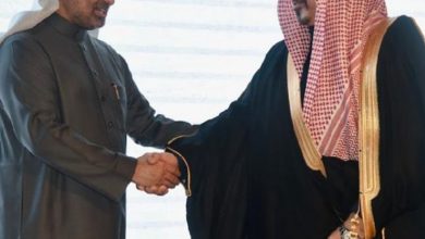 وزير الصحة يكرم الاستاذ فيصل بن مساعد السيف